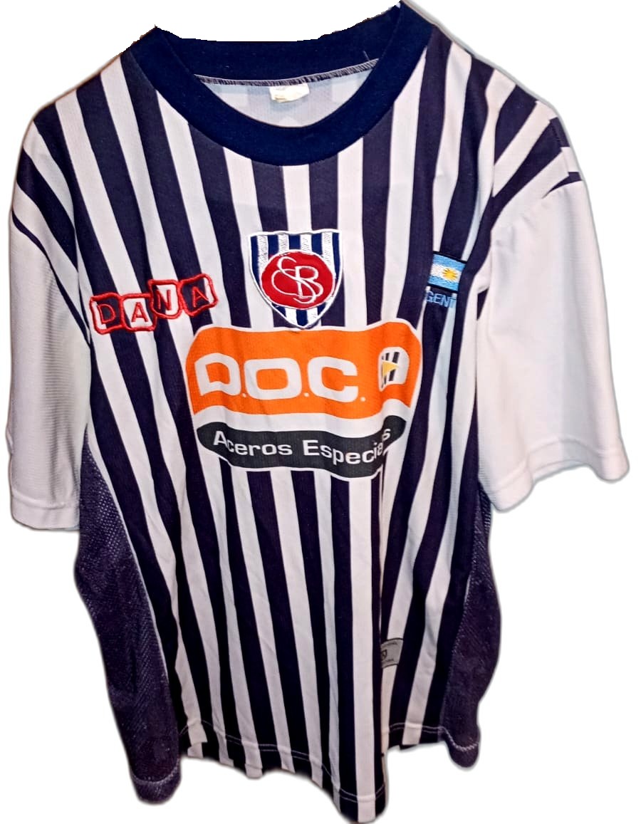 Camiseta diseñada por DANA para el período 2000-2001